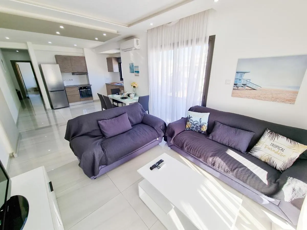 Sea La Vie Seaview Apartment Ларнака Кипр